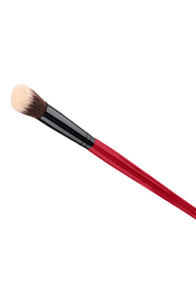 smashbox blurring concealer brush