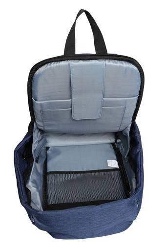levi's multi pocket backpack