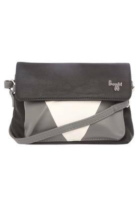 baggit black sling bag