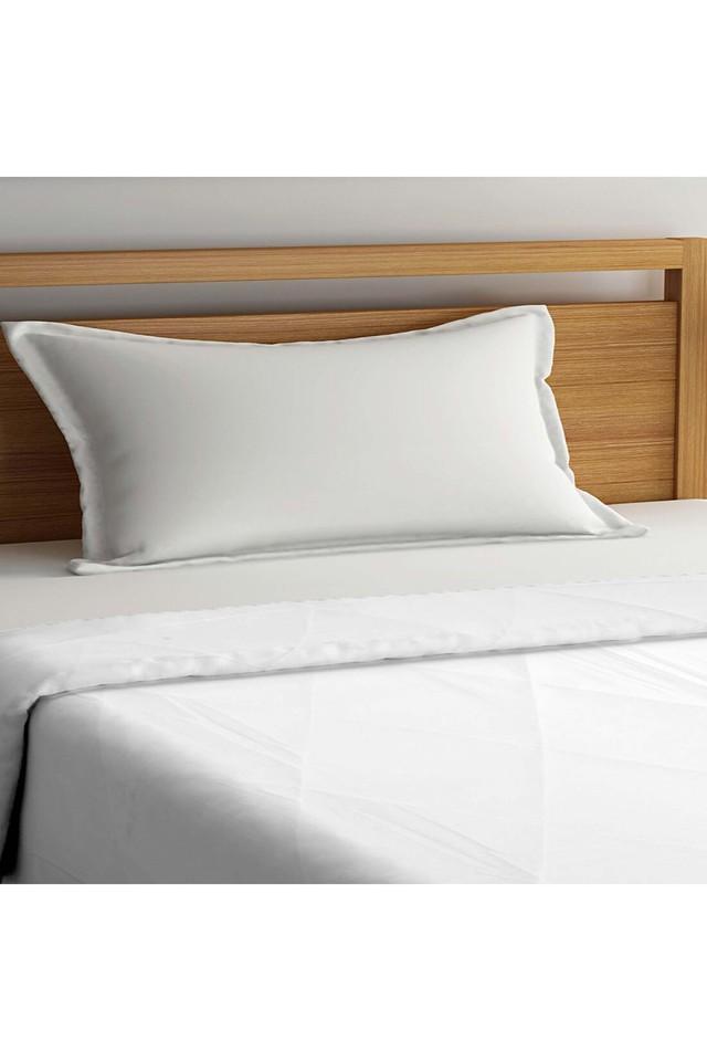 Buy PORTICO White Solid Single Quilt Shoppers Stop