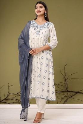 Buy READIPRINT FASHIONS White Animal Print Cotton Regular Fit Women s Kurta Set Shoppers Stop