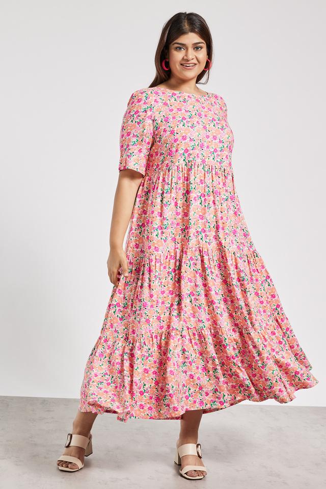 Plus Size Women's Floral Printed Tiered Maxi Dress