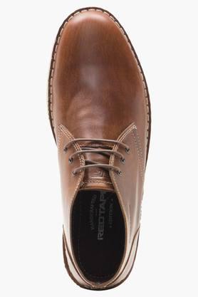 Red tape store tan chukka boots