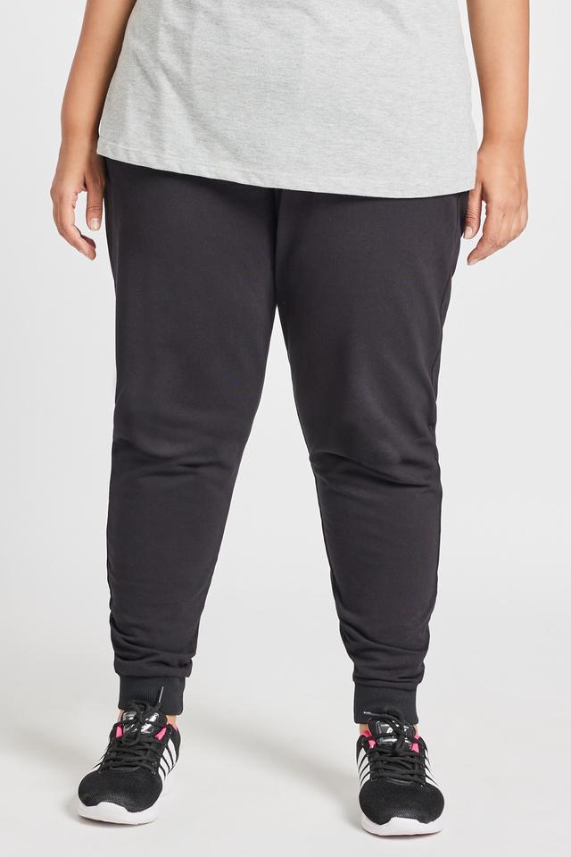 Plus Size Women's Black Solid Joggers With Pockets