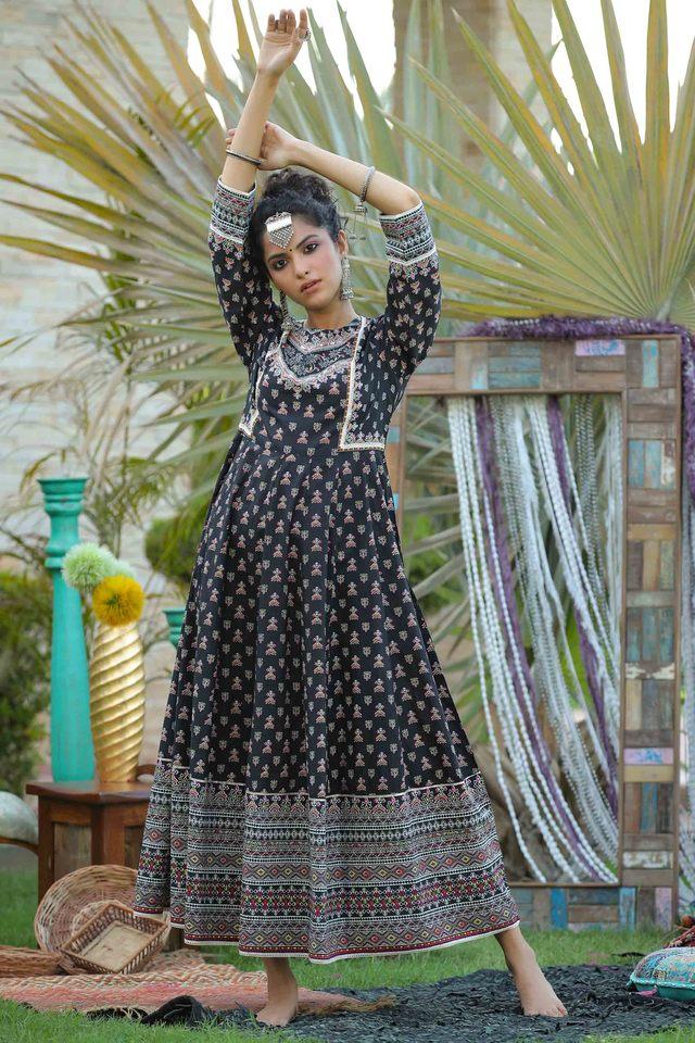 Mrunal Thakur serves ethnic wear goals in pastel anarkali suit with floral  embroidery | Times of India