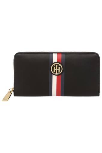 womens tommy hilfiger purse