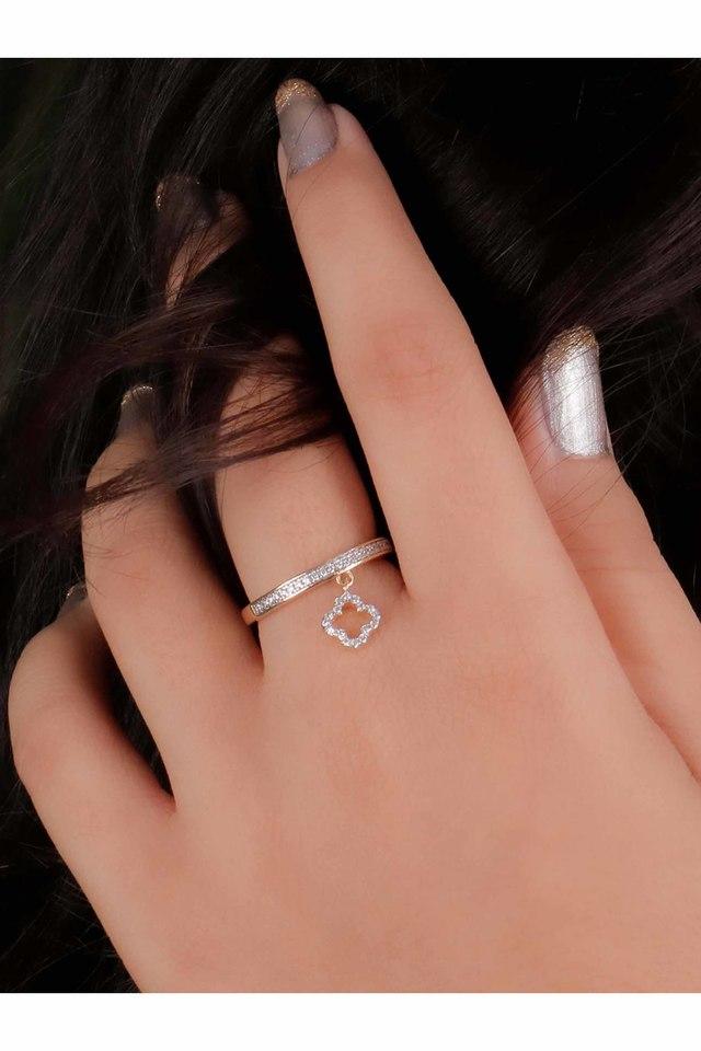 Clover hot sale pandora ring