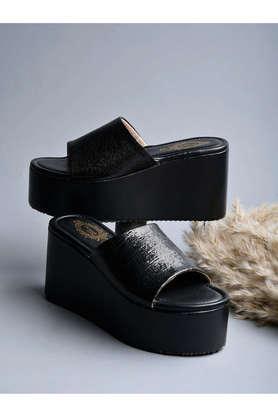 Womens discount black flatforms