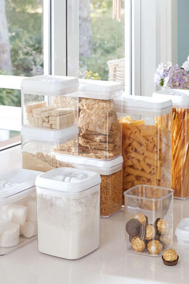 Acrylic containers store