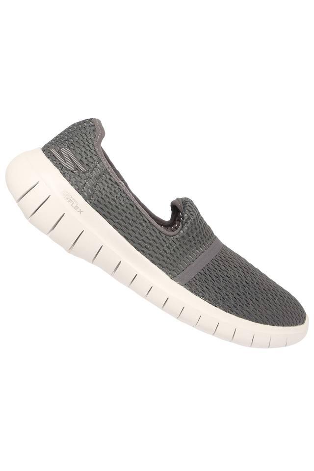 skechers in shoppers stop