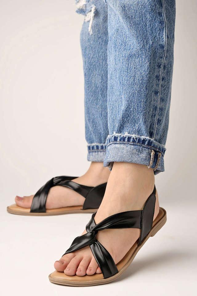 Girls best sale strappy sandals