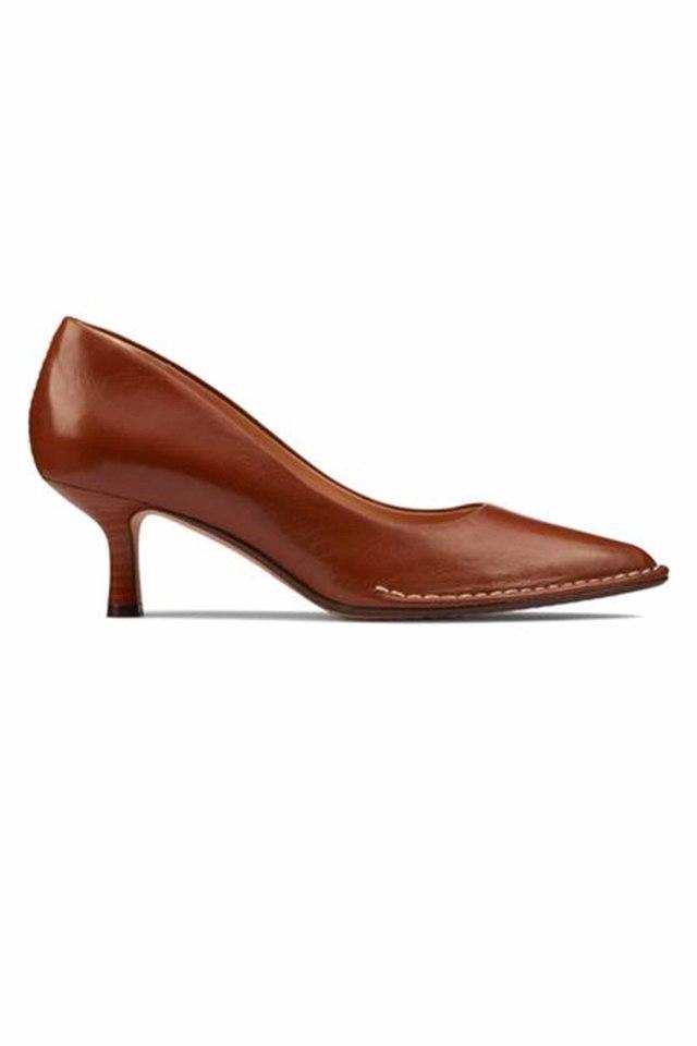 Clarks kitten hot sale heel pumps