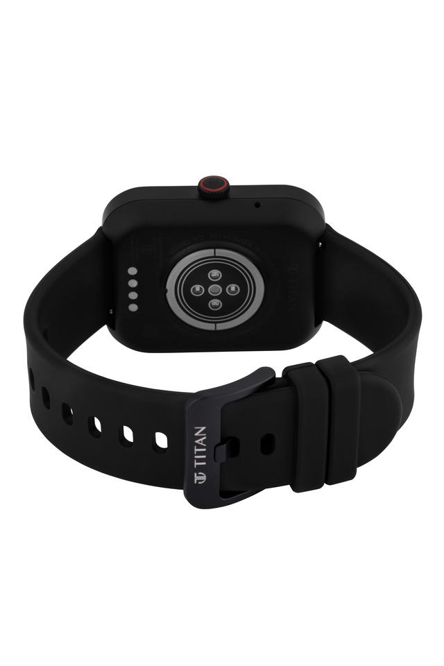 TITAN WEARABLES - Smartwatch & Fitness - Main