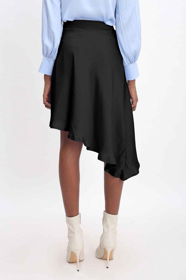 ASYMMETRICAL BLOCK DETAIL MINI SKIRT - East Hills Casuals