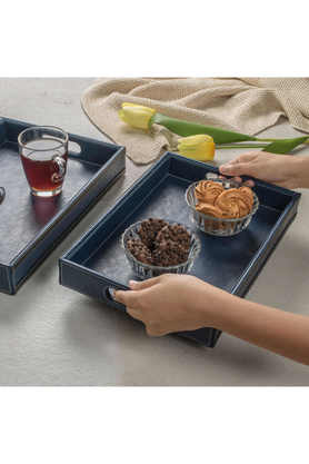 Leatherite Large Serving Tray Set of 1, Modern Decorative Serving Trays for  Kitchen 37x26x5.5cm - Orange