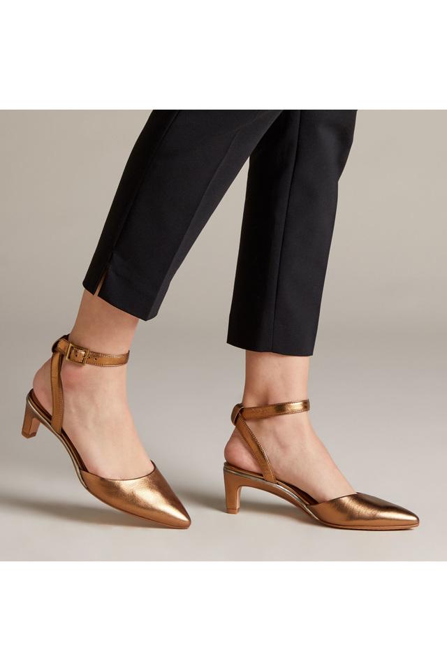 Clarks 2024 bronze sandals