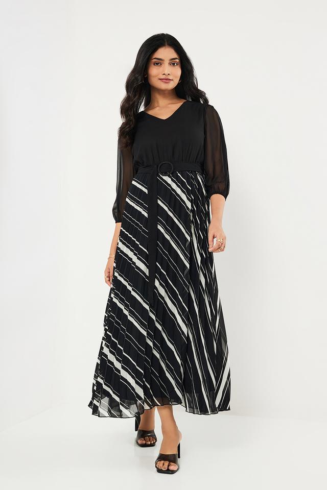 Online Shopping India Shop for clothes shoes Bags watches Shoppersstop