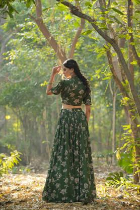 Floral crop top shop and long skirt