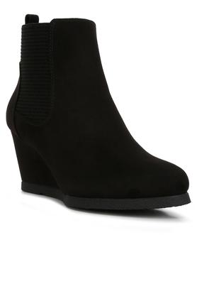 Black boots cheap ankle length