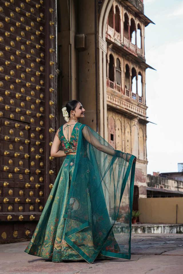 Buy Circular Lehenga Choli with Collar Neck Cholis Online at Best Prices