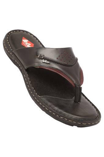 lee cooper flip flops mens