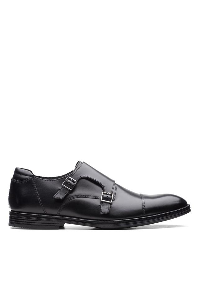 silhuet Relativ størrelse lysere Buy CLARKS Black Leather Regular Slipon Mens Monk Shoes | Shoppers Stop