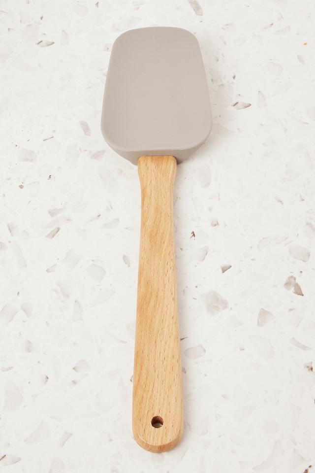 Flat silicone clearance spatula