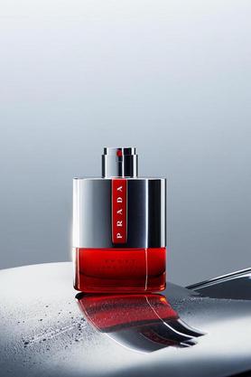 Prada cologne best sale red bottle