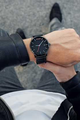 Mvmt classic black online leather