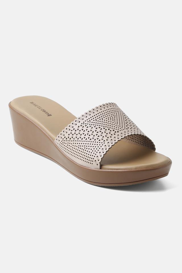 15 Best Comfortable Wedge Sandals 2022, According to Podiatrists