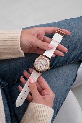 Guess watch hotsell white strap