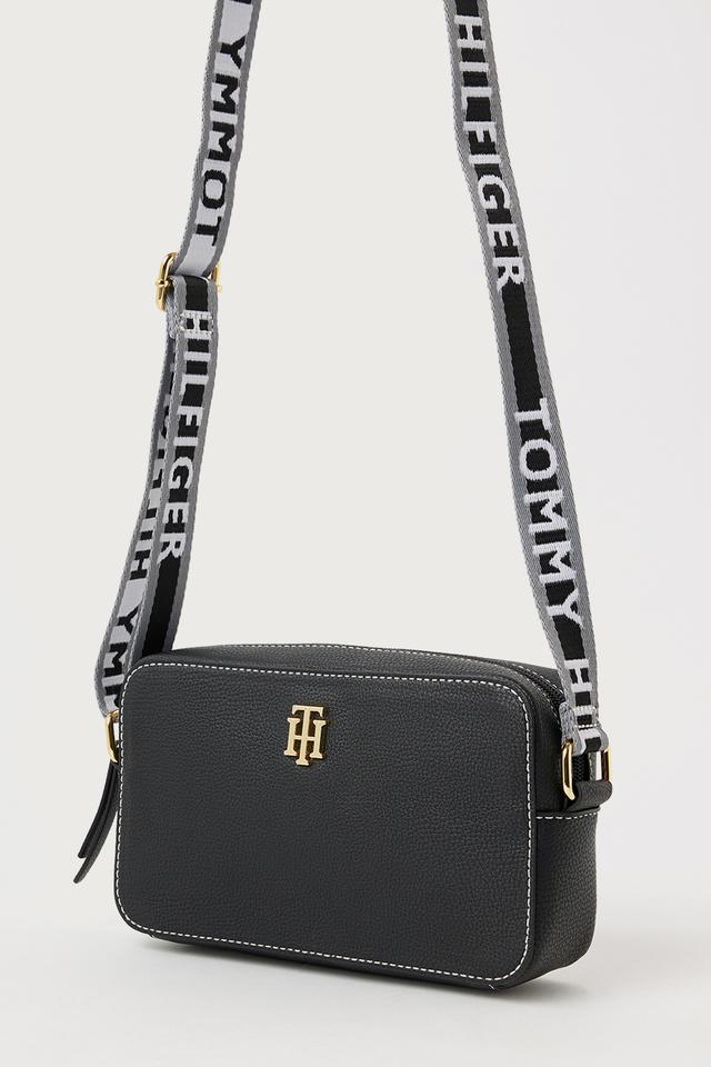 Tommy hilfiger handbags clearance india sale