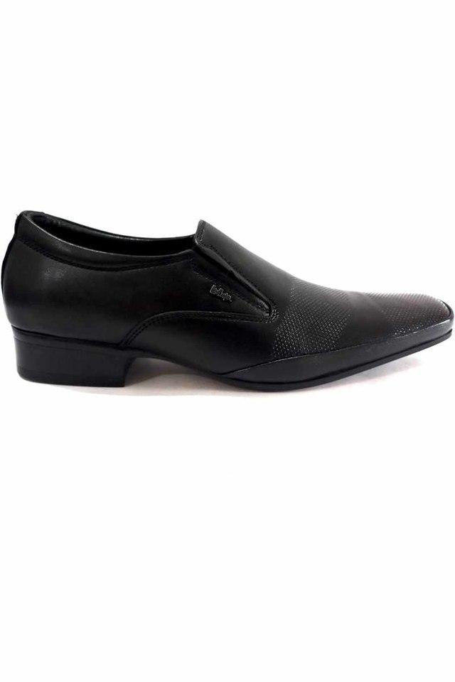 Shoppers stop lee 2025 cooper shoes