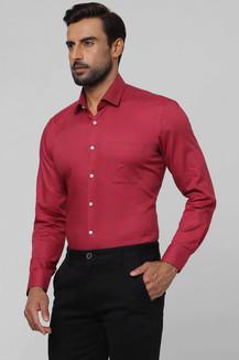 Red formal attire for 2024 men