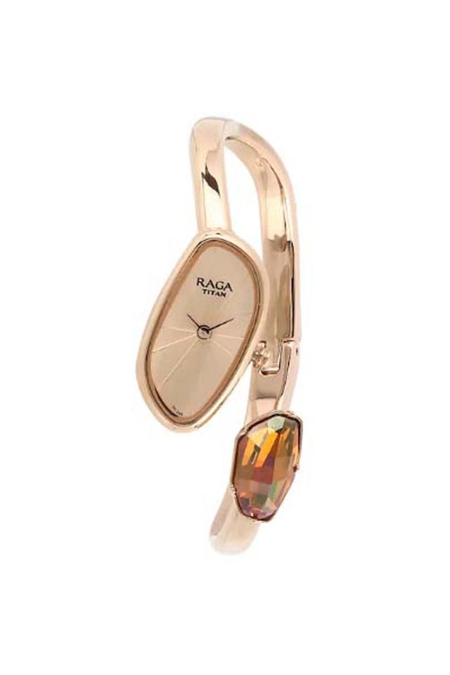 TITAN Raga Women Embellished Analog Watch- 2643BM01 | Lifestyle Stores |  Kannuru | Bengaluru