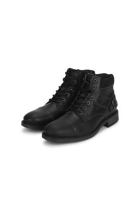 Red tape hot sale black boots