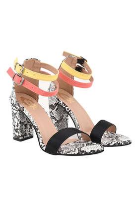 Shoetopia Floral Printed Heel Detailed Black Wedges