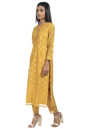 Laxuria Trendz Presents Design No 1123 Pure Georgette Pakistani Style Kurti  With Cigarette Pant Collection