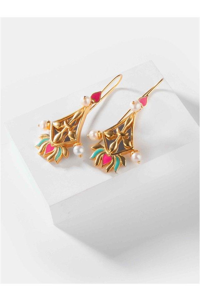 Evelyn Ornate Diamond Drop Earrings | Fascinating Earring | CaratLane