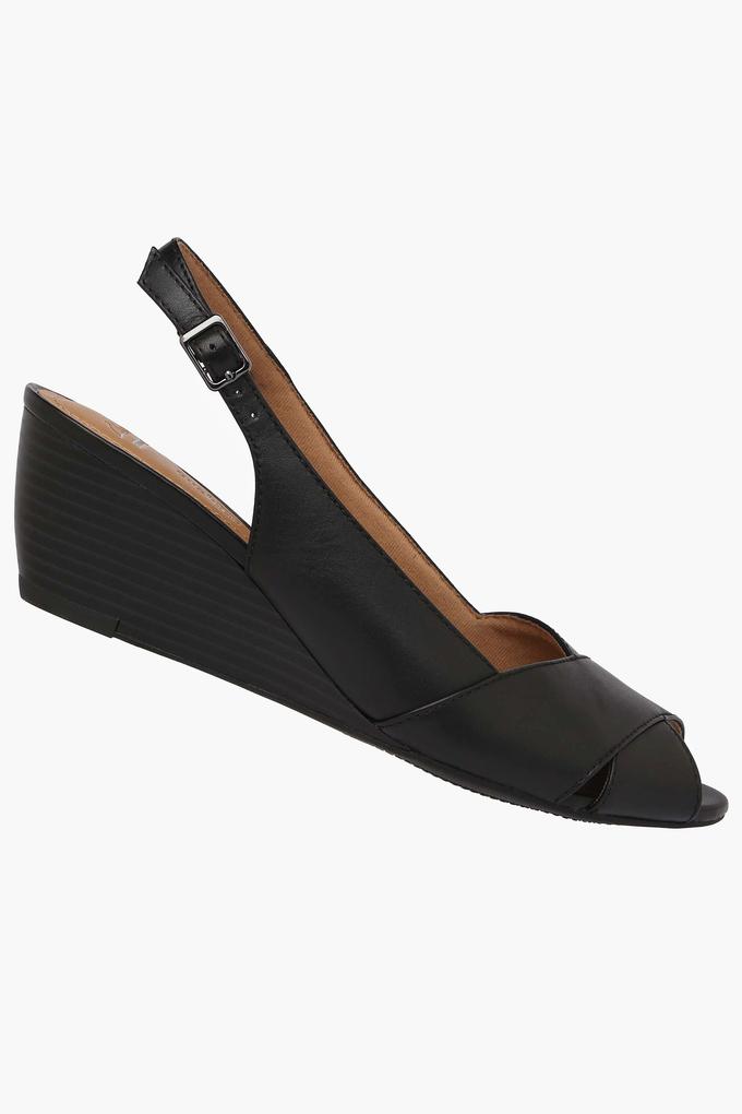 Clarks shoes deals wedge sandals