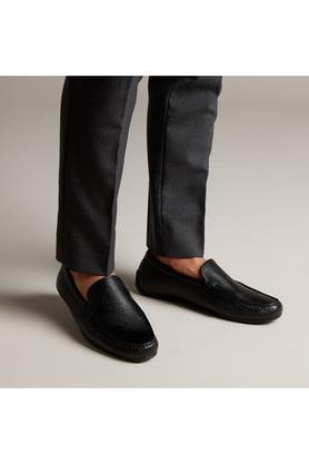 Clarks black clearance leather loafers