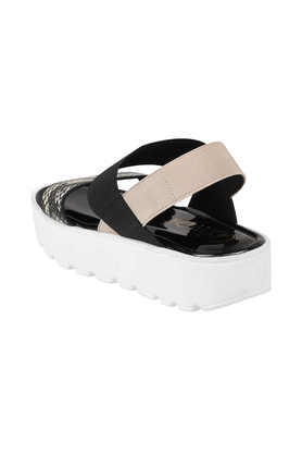 Catwalk black online sandals