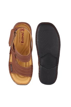 Red chief best sale tan casual sandals