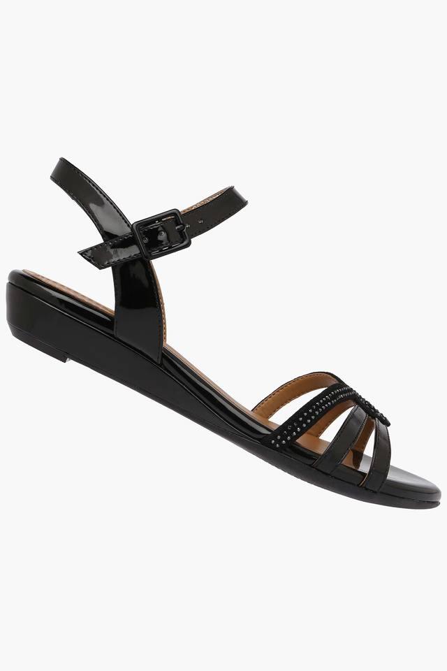 Clarks ladies flat hot sale black sandals