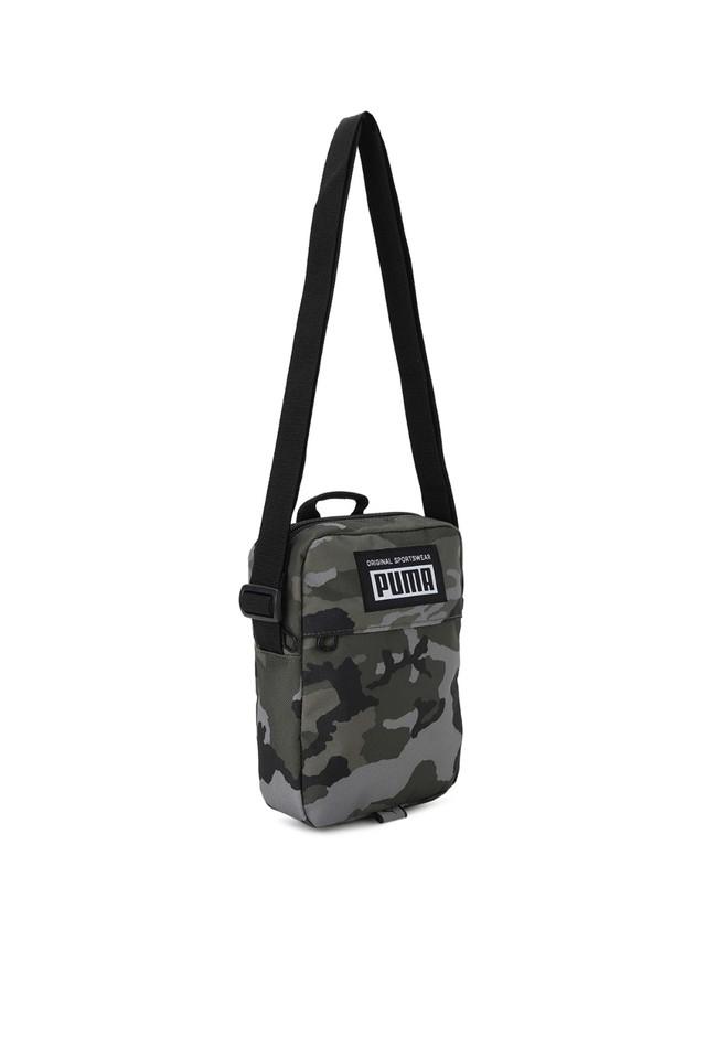 Buy CAT Sentinel Black Medium Messenger Bag Online At Best Price @ Tata CLiQ