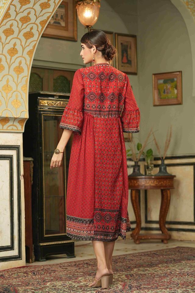 Buy QURVII Red Solid Georgette Boat Neck Womens Midi Dress | Shoppers Stop