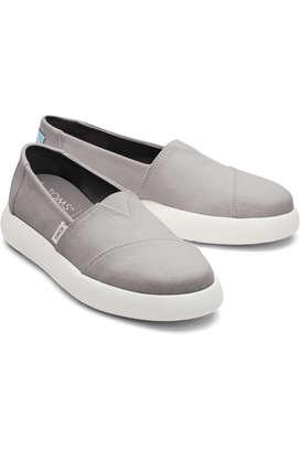 Toms avalon hot sale slip ons