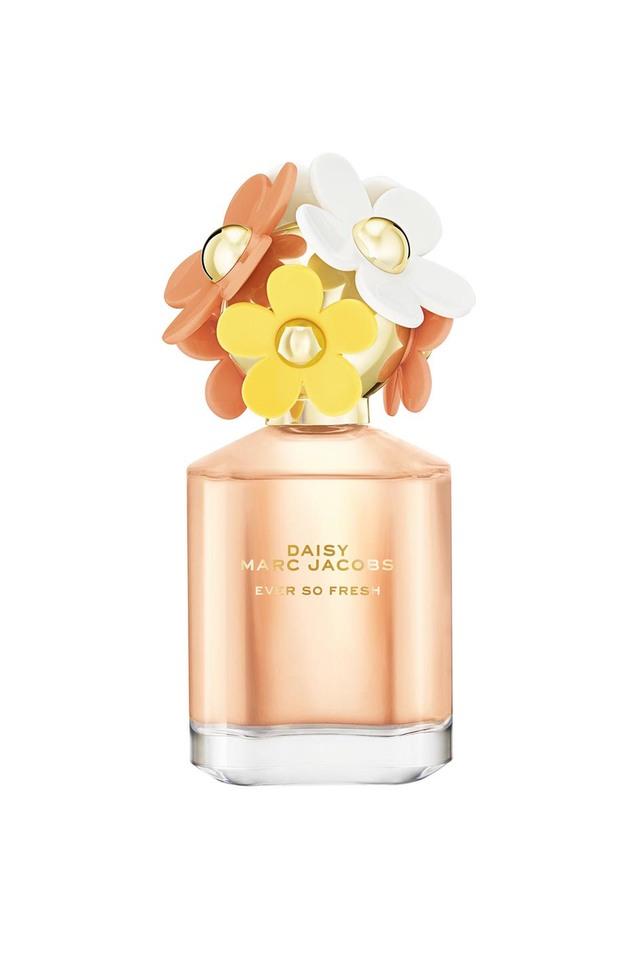 Daisy store perfume shoppers