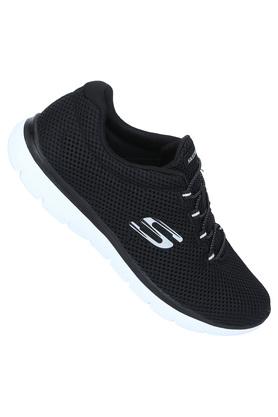black sports shoes for ladies
