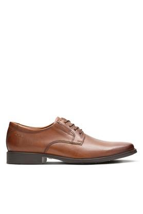 Clarks cheap tilden brown